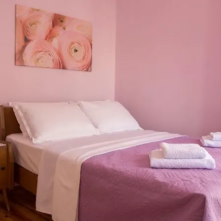 Julie's Sunshine Appartement *